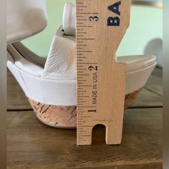 🌼 NWOB BCBGeneration Strap & Knot Platform Heels 🌼 - Picture 6 of 7
